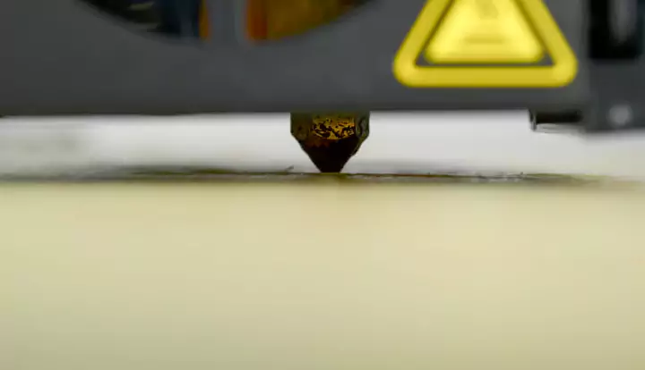 نازل بیش از حد به Bed نزدیک است