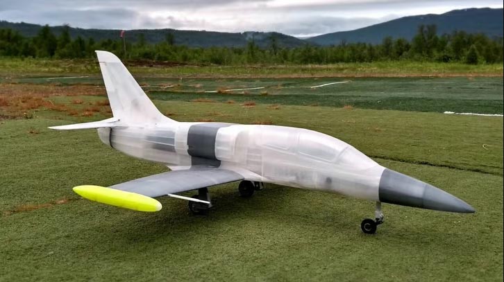 EL-39 Jet Plane